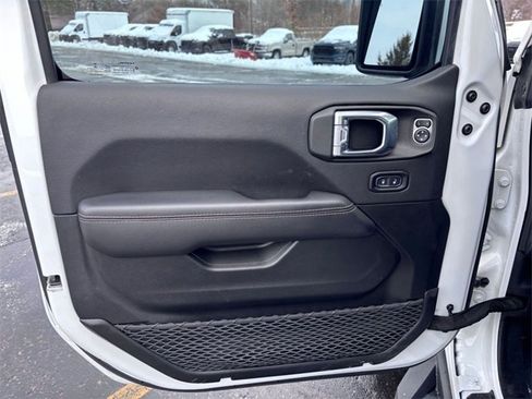 Certified 2022 Jeep Gladiator Overland image 12