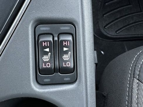 Used 2025 Subaru Crosstrek 2.0i Premium image 15