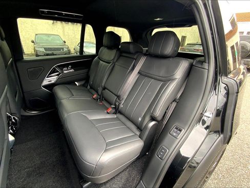 New 2025 Land Rover Range Rover SE image 11