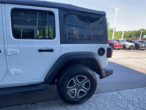 Used 2022 Jeep Wrangler Unlimited Sport image 6