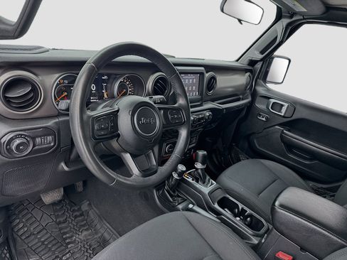 Used 2018 Jeep Wrangler Unlimited Sport S AWD/4WD image 7