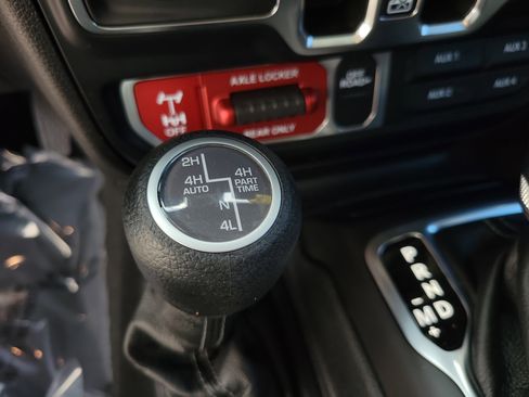 Used 2024 Jeep Wrangler Unlimited AWD/4WD image 20
