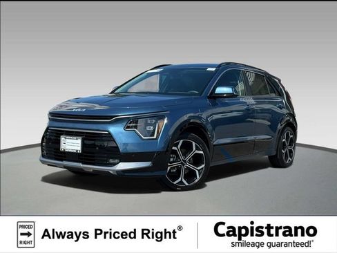 Used 2024 Kia Niro SX Touring FWD image 1