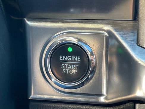 Used 2022 Ford F150 Lariat w/ Equipment Group 502A High image 36