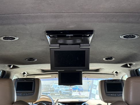 Used 2018 Cadillac Escalade ESV Platinum image 27