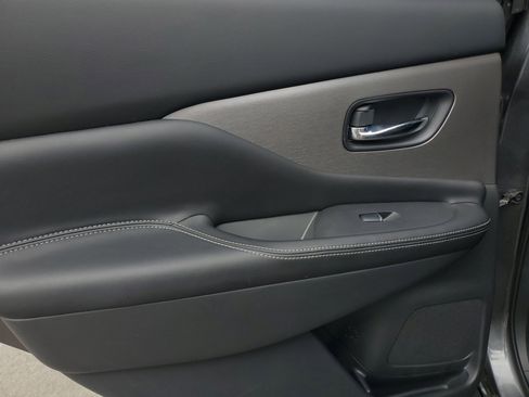 Used 2021 Nissan Murano SL w/ SL Moonroof Package image 13