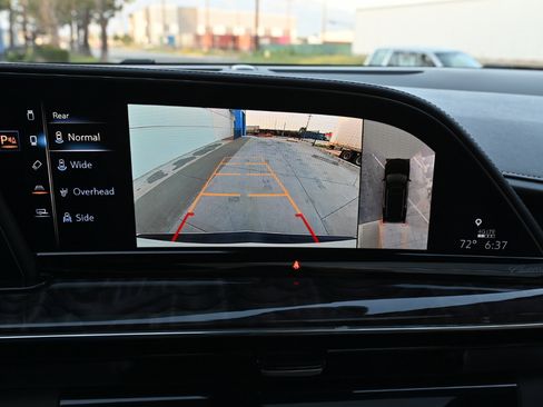 Used 2021 Cadillac Escalade Premium Luxury image 23