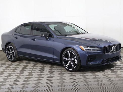 Used 2024 Volvo S60 B5 Core image 1