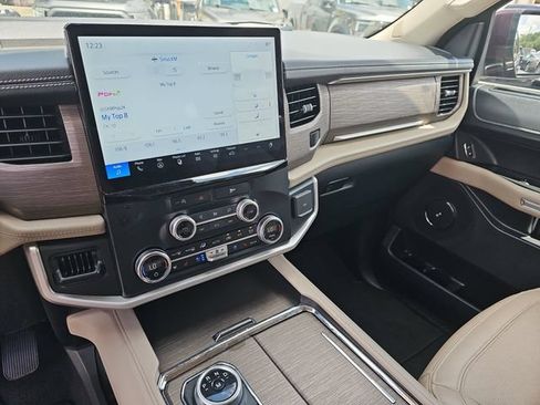 Certified 2024 Ford Expedition Max Limited RWD image 25