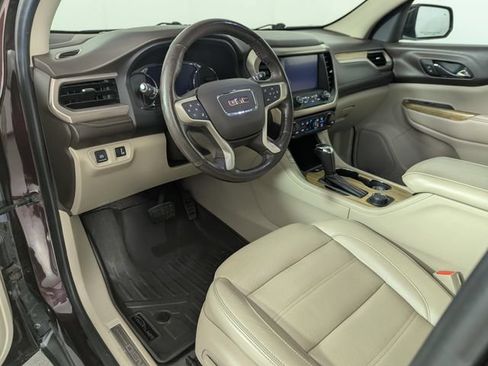 Used 2018 GMC Acadia Denali w/ Technology Package AWD/4WD image 10