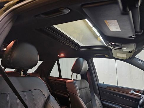 Used 2016 Mercedes-Benz GLE 350 w/ Premium Package image 11