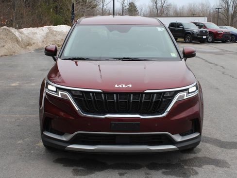 Certified 2022 Kia Carnival EX image 2