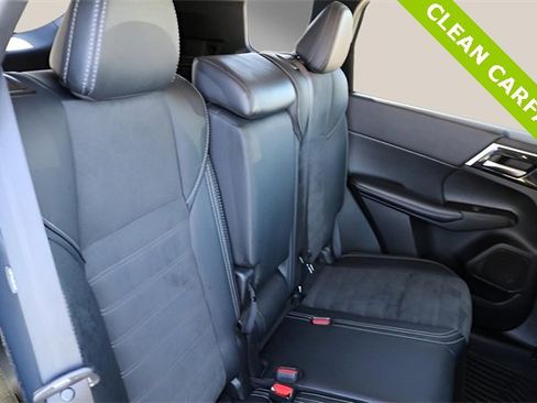 Used 2024 Mitsubishi Outlander SE image 17