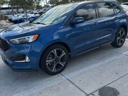Used 2021 Ford Edge ST image 2