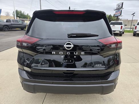 Used 2025 Nissan Rogue S AWD/4WD image 4