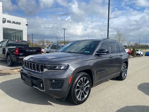 Used 2022 Jeep Grand Cherokee Overland AWD/4WD image 5