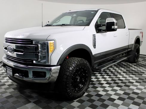 Used 2017 Ford F350 Lariat w/ Lariat Value Package AWD/4WD image 4