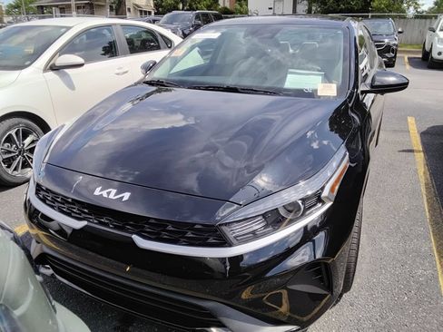 Used 2023 Kia Forte LXS FWD image 11