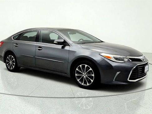 Used 2016 Toyota Avalon XLE Plus FWD image 3