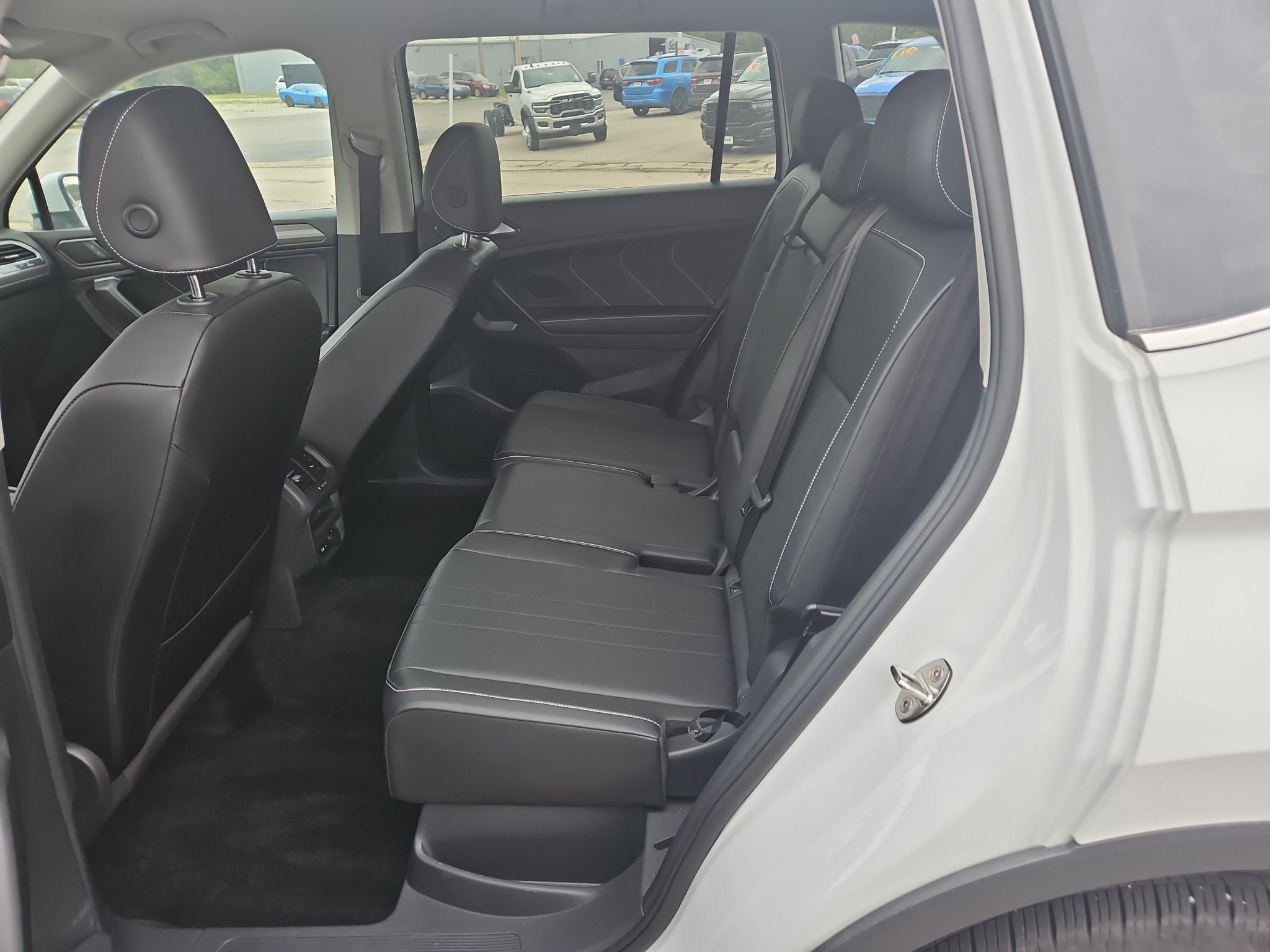 Used 2022 Volkswagen Tiguan SE AWD/4WD image 6