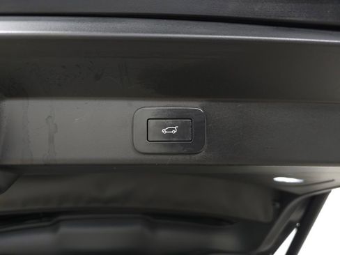 Certified 2025 Land Rover Range Rover Sport SE AWD/4WD image 7