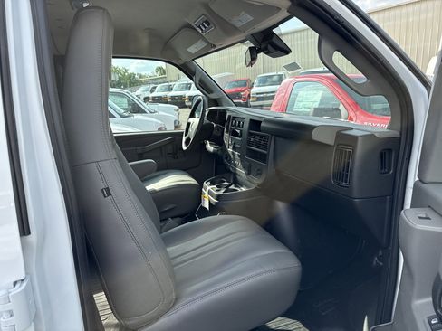 New 2025 Chevrolet Express 3500 LS image 21