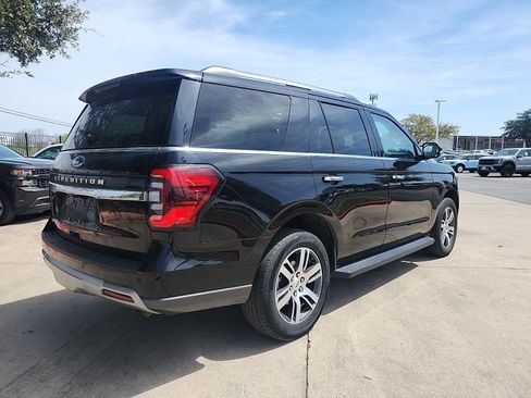 Used 2024 Ford Expedition Limited image 3