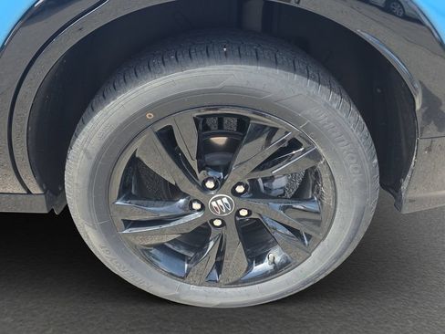 Used 2025 Buick Encore GX Sport Touring AWD/4WD image 5