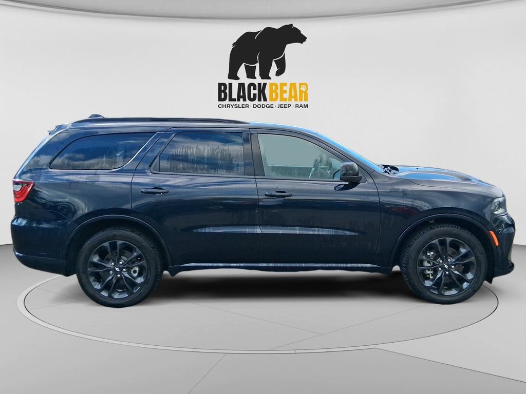 Used 2025 Dodge Durango R/T w/ Blacktop Package AWD/4WD image 2