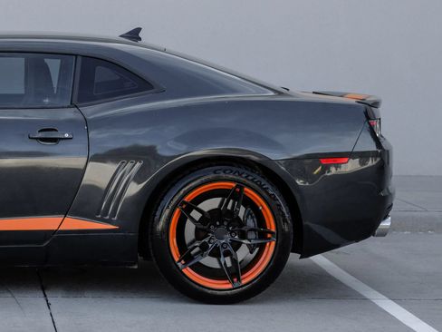 Used 2013 Chevrolet Camaro SS RWD image 18