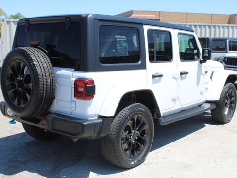 Used 2023 Jeep Wrangler Unlimited Sahara w/ Cold Weather Group AWD/4WD image 4