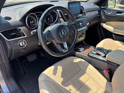 Used 2017 Mercedes-Benz GLS 550 4MATIC image 7