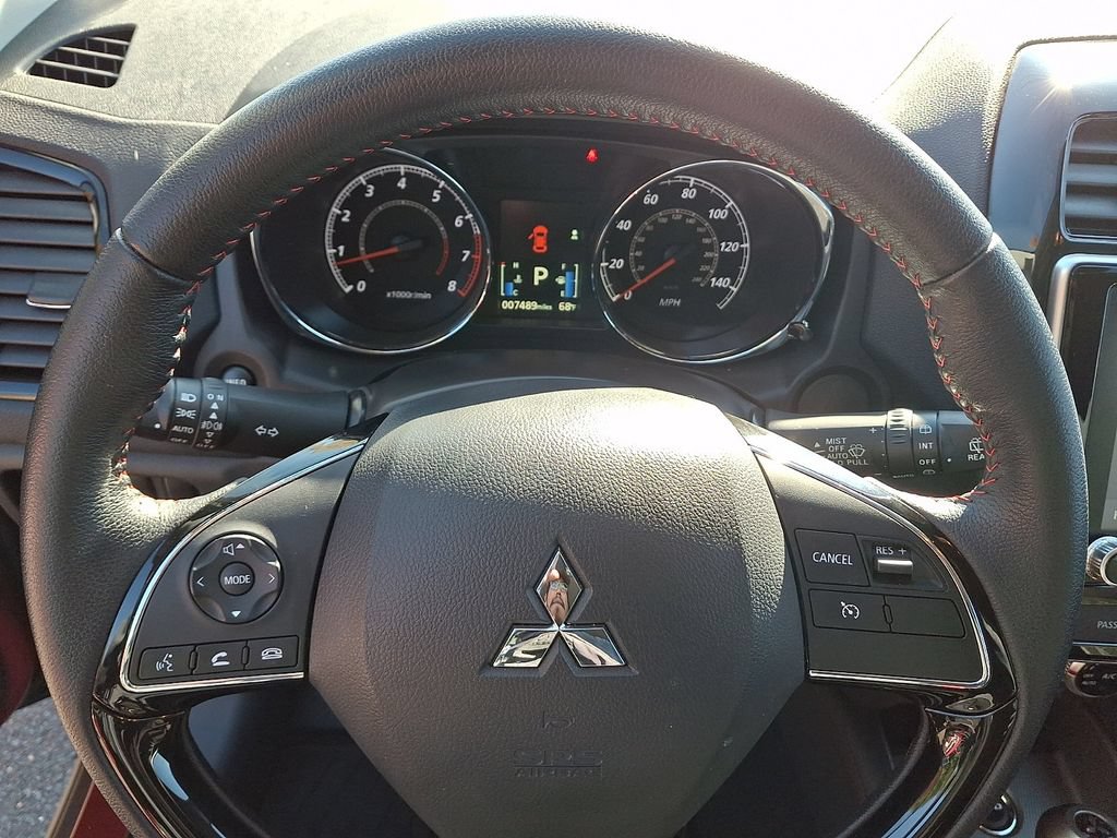 Used 2025 Mitsubishi Outlander Sport LE AWD/4WD image 19