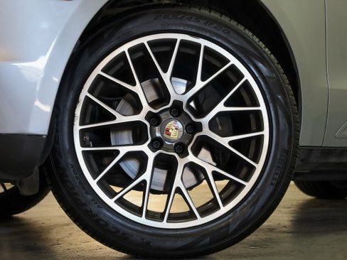 Used 2018 Porsche Macan image 3