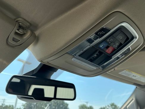 Used 2019 RAM 1500 Laramie AWD/4WD image 42
