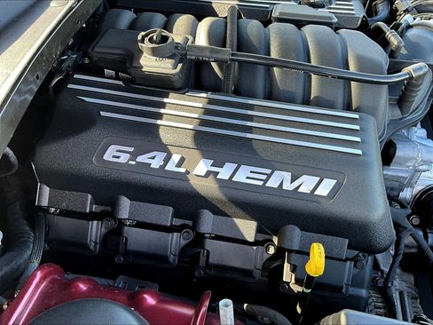 Used 2023 Chrysler 300 C RWD image 31