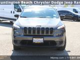 Used 2016 Jeep Cherokee Sport image 2