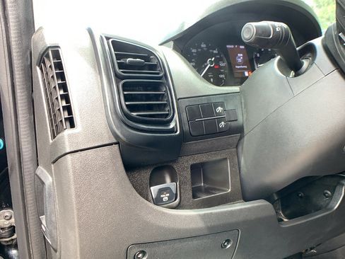Used 2023 RAM ProMaster 2500 FWD image 10