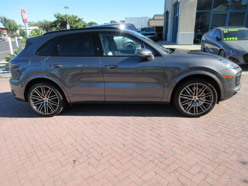 Used 2021 Porsche Cayenne S AWD/4WD image 83