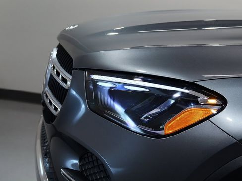 Used 2025 Mercedes-Benz GLE 350 4MATIC image 16