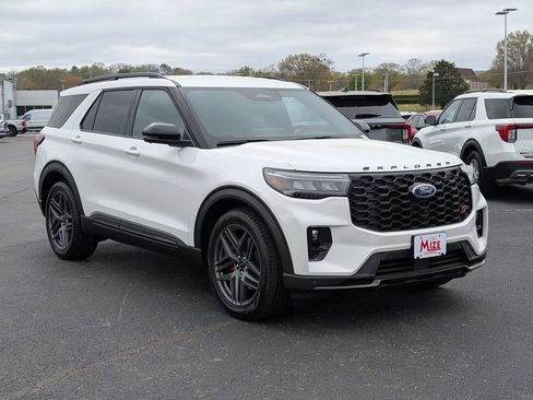 New 2026 Ford Explorer ST AWD/4WD image 3