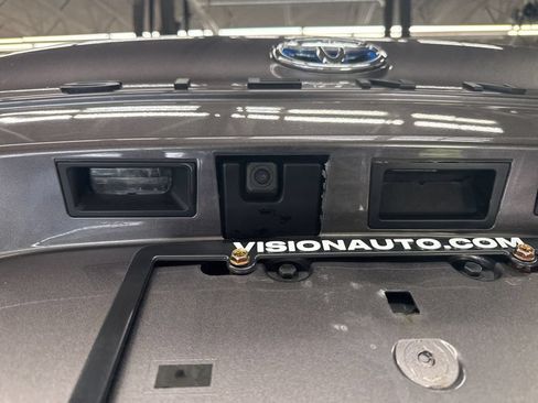 Used 2021 Toyota Sienna XLE FWD image 16