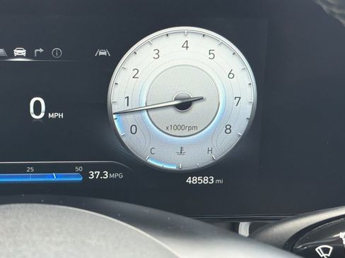 Certified 2024 Hyundai Elantra Limited FWD image 26
