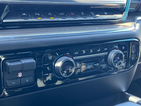 Used 2022 Chevrolet Silverado 1500 High Country w/ Z71 Off-Road Package image 22