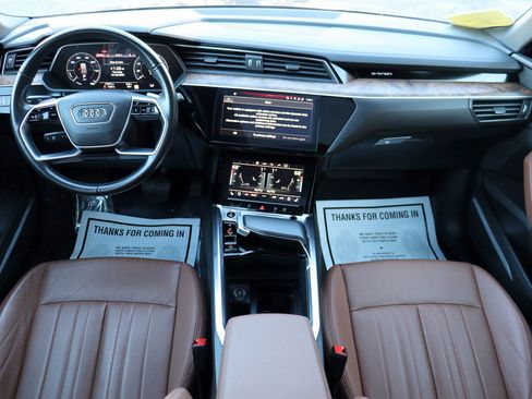 Used 2021 Audi e-tron Premium Plus w/ Premium Plus Package image 9