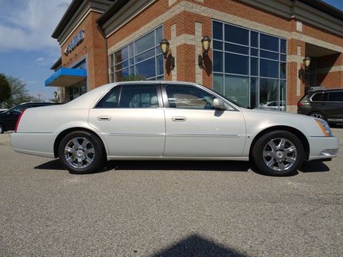 Used 2007 Cadillac DTS Luxury I image 3