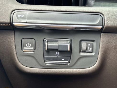Used 2024 Cadillac Escalade Sport RWD image 23