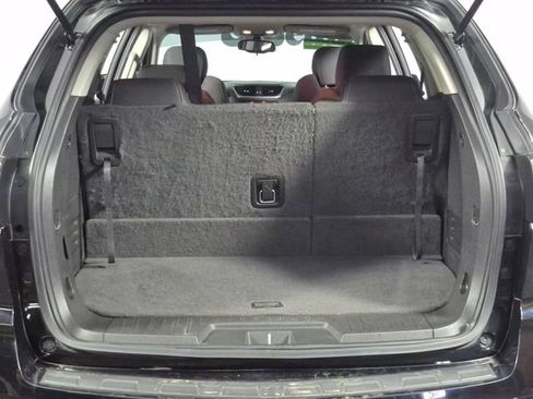 Used 2017 Chevrolet Traverse LT w/ Style and Technology Package FWD image 28