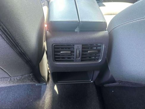 Used 2023 Nissan Rogue S image 12