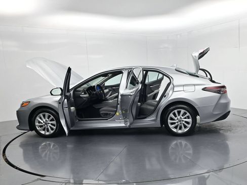 Used 2024 Toyota Camry LE AWD/4WD image 64